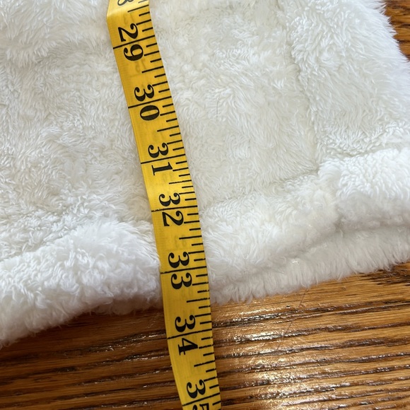 Z Supply white furry plush belted robe with pockets. Good condition. Size M/L. - Picture 9 of 10